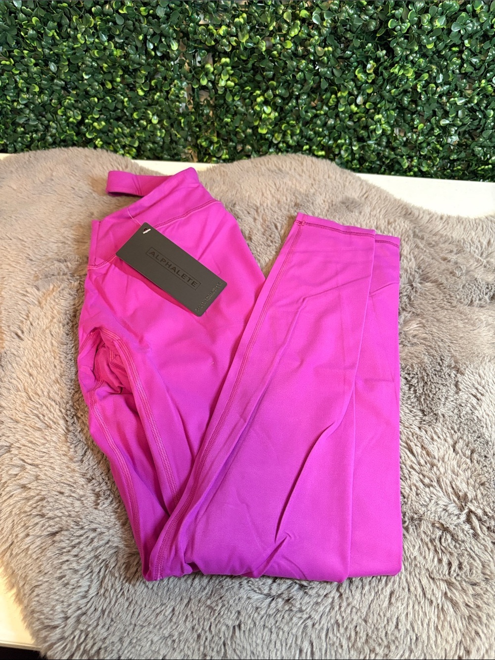 NWT Alphalete Vibrant Pink Performance Leggings Size Small